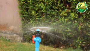 10 อัน หัวฉีด 180 องศา รูน้ำ 2.5 มิล ให้น้ำน้อย สีฟ้า หัวมือบิดได้ เกลียว 4-6 หุน สปริงเกอร์ SPRINKLER K FARM