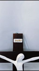 Patung Salib Minimalis Putih Tinggi 45 cm - PR 21 (Sudah Termasuk Bubble wrap 3 Meter)