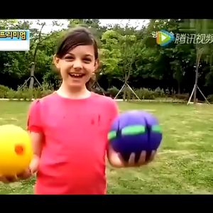 Kids Flat Throw Disc Ball Without LED Light Magical Ball Toy Flying UFO Flat Throw Disc Ball Boy Girl Outdoor Sports Toys Gift Flat Ball Flat Throw Disc Ball