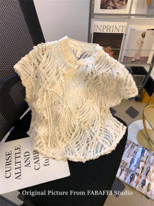 เสื้อเชิ้ตคอตั้งแขนสั้นผ้าลูกไม้สไตล์จีนใหม่สำหรับผู้หญิงในช่วงฤดูร้อน ปักลายผีเสื้อ กระดุมแบบหมุนได้ ทรงเข้ารูป ทรงปกติ