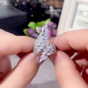 Huitan Aesthetic Wings Rings Luxury Sparkling CZ Crystal Silver Color Opening Rings Adjustable Fashion Versatile Women Jewelry