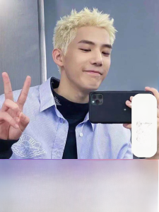 ครีมนวดผมสีทองขาวสำหรับผู้ชาย ครีมนวดผมสีเทาขาว ครีมนวดผมสีเงิน ครีมนวดผมไม่ติดหน้าผาก ครีมนวดผมสีธรรมชาติ