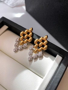 CAFFTI | Luxurious and Distinctive Beautiful Silver Diamond-studded Earrings