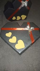 Hampers unik kado ultah pasangan pacar istri dengan bentuk love elengan esterik simple menarik