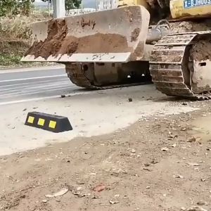 【COD】54cm Rubber Curb Parking Block Wheel Stopper Penahan Tayar Parking Lot Speed Bump Stopper Rubber FOC 2x Screw Rubber brake double stop solid parking space locator 54cm parking space stopper reverse limiter wheel stopper car