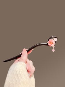 New Womens Simple Ancient Style Handmade Peony Tassel Sandalwood Hairpin Travel Hair Accessories Step Shake Hair Clip