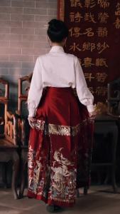 Dazzlin 2025 ภาพจริง    บะหมี่ม้าดั้งเดิม    กระโปรงหน้าม้าปีมะโรง   ชุดกระโปรงหน้าม้าสไตล์จีนใหม่