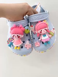 Tặng 12 Sticker-Dép Cross cho bé gái HannaKids Sục Croc Baya trẻ em Giày Cros Xăng đan màu Xanh viền hoa Sandal xuất dư - Thế Giới Cross