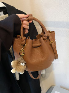 Fashionable Mini Crossbody Bag for Women Elegant Versatile Compact Bucket Bag Ideal for Autumn Winter Season