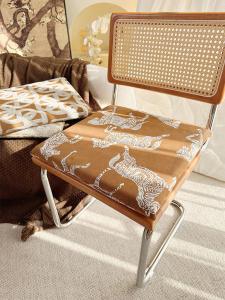 Thickened Memory Foam Seat Cushion Royal Horse Simple Style Luxury French Vintage Slow Rebound Zhenjiang Home Fabric Chair Pad