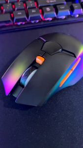 เมาส์เกมมิ่งไร้สาย Basike พร้อมจอแสดงผล LED 2.4Ghz บลูทูธคู่ เมาส์ไร้เสียงสำหรับสำนักงาน 4000 DPI 6 ปุ่มสำหรับ MacBook คอมพิวเตอร์และแล็ปท็อปพีซี