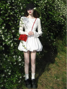 Thanh Lịch Phong Cách Pháp Ren Ballerina Đầm Với Puffy Váy Và Bell Tay Áo Vòng Eo Nối Khoét Hở Thiết Kế Cho Mùa Xuân Mùa Thu