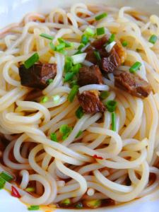 Hunan Special Products Farmhouse Chongqing Dry Wet Rice Noodles Freshness Beef Noodles Thick Soup Breakfast Noodles