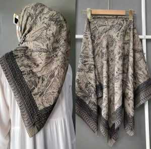 HIJAB SEGIEMPAT MOTIF VOAL / KERUDUNG SEGI EMPAT DEENAY MOTIF PEGUNUNGAN / HILBAB VOAL SEGIEMPAT VOAL MOTIF LASERCUT