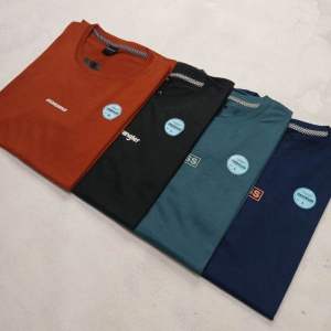 Paket Kaos Pria Wanita Oblong 4pcs 100 Ribu Katun Lengan Pendek