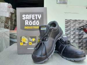 Giày Bảo Hộ Rodo Bestwear – Chống Va Đập Chống Đâm Xuyên Form Chuẩn