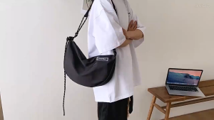 NIkyLundun   กระเป๋าสะพายข้างแบบใหม่กระเป๋าสะพายข้างแบบสบายๆสำหรับเด็กผู้หญิงกระเป๋าใบใหญ่สำหรับผู้หญิงกระเป๋าสะพายความจุขนาดใหญ่กระเป๋าพร็อพสำหรับผู้หญิง