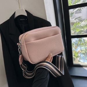 Fancy Bag Womens 2023 New Arrival Trendy Fashion Joker Womens Wide Shoulder Strap Small Square Bag Western Style Shoulder Messenger Bag