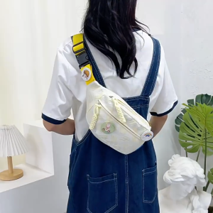 Stylish cute sporty crossbody bag for girls | Lightweight portable travel-friendly fashion pouch 包包