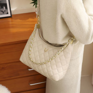 กระเป๋าสะพายไหล่หนัง PU ขนาดใหญ่พร้อมหัวสุกรตกแต่ง กระเป๋าสะพายข้างแบบสะพายข้างสำหรับผู้หญิง กระเป๋าสะพายไหล่แบบอเนกประสงค์