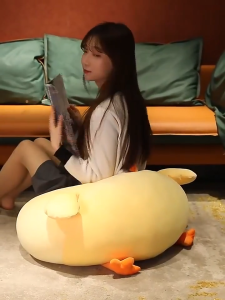 ของเล่นตุ๊กตา โอเวอร์ไซส์ ตุ๊กตาไก่ ไก่น้อยสีเหลืองน่ารัก ตุ๊กตานุ่มๆ ของขวัญสำหรับสาวๆ