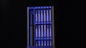 Obeng Set 24 In 1 / Obeng Multifungsi Untuk Perbaikan Handphone dan Barang Elektronik