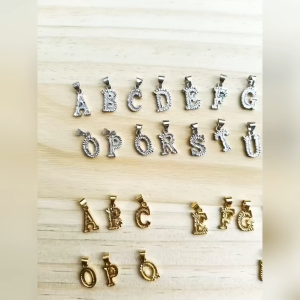 Gold-plated English letter pendant long-lasting color retention.