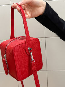 กระเป๋าสะพายข้างทรงสี่เหลี่ยมเล็กสีแดง กระเป๋าถือแบบสะพายไหล่ข้างเดียวสำหรับงานแต่งงาน กระเป๋าสะพายข้างสไตล์วินเทจขนาดเล็กสำหรับผู้หญิง