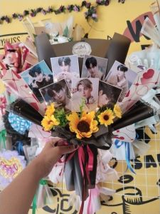 Buket Foto + LED + Bunga Artificial Premium