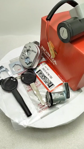KUNCI KONTAK KTM HONDA SUPRA 125 KARBU SET ASSY AHM KUALITAS ORIGINAL ORISINIL PASTI PRESISI DAN AWET Kunci Keselamatan