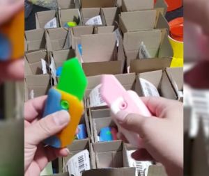 Mainan Pisau Gravity Carrot Knife 3d Printing Fidget / Toys Mainan Pisau Wortel Gravitasi Dekompresi Kartu Dorong / Mainan Kecil Pencetakan