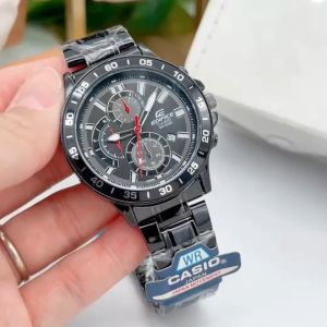 นาฬิกาข้อมือสำหรับผู้ชาย สายสแตนเลท ใส่สบาย หน้าปัดขนาด 40 มิลลิเมตร เน้นความทันสมัยและแข็งแรง ใส่ได้ในทุกโอกาส