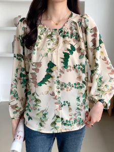 Pakaian Wanita Casual dengan Desain Fashionable untuk Sehari-hari