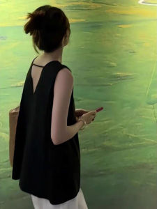 French Elegant Black V-Neck Backless Shirt Vest Womens Vintage Sleeveless Top Outerwear Doll Shirt Summer Loose Fit Commute Style