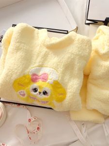 ผู้หญิง ผ้าขนแกะ ชุดนอน Coral Velvet หนาขึ้น เสื้อผ้าบ้านคอกลมแขนยาว นักเรียน ฤดูหนาว อุ่น การ์ตูน พิมพ์ ชุดนอน