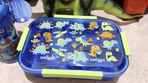 Kotak makan Smiggle dan tempat minum satu set / lunch box satu set -2005