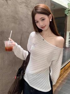 GUZILIAN | Fashionable White Shoulder-baring Long Sleeve T-shirt Womens Early Autumn Loose Slimming Casual Top Korean Style Commute Wind