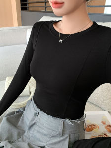 เสื้อยืดคอกลมแขนยาวทรงสลิมฟิตสำหรับผู้หญิง เสื้อชั้นในฤดูใบไม้ร่วงและฤดูหนาว สีขาว คอเปิดครึ่งตัว เสื้อผ้าทำงานสไตล์ใหม่