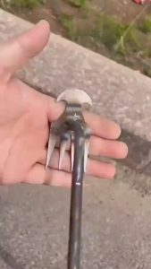 【1-3 Days Delivery】Weeding Uprooting Tool Steel Weed Puller 4 Teeth Weeder Digging Root Remover Garden Hoe