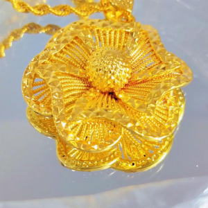 MJ Jewellery 375/9K Gold Flower Pendant B322