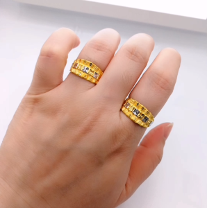 Yon Hing Cincin Stamping Fesyen 2 Tone Saiz 12 13 14 15 16 17 18 19 20 21 22 23 Emas 916