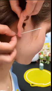 BENANG TELINGA 200PCS PEMBERSIH LUBANG TINDIK TELINGA BONUS CAIRAN PEMBERSIH ANTI BAU BERSIH HIGENIS WAJIB PUNYA