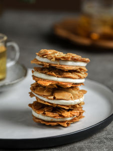 Almond Crispy Soft Heart Wafer Cookies Milk Candy Nuts Flavored Chinese Snacks Flat Nut Heart Shaped Biscuits Sweet Treats