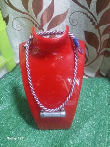 สร้อยคอถักเชือกเทียนแบบกระดุมหลังสีธงชาติ