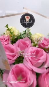 Buket Bunga Artificial untuk Wisuda, Valentine, dan Ulang Tahun