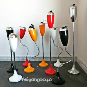 Creative Fashionable Anti-Ash Flying Standing Ashtray with Lid