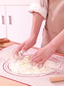 💥ส่งฟรี💥ที่รองรับแผ่นรองนวดแป้งCookingrun แบบชิลิโคน เสริมสร้างสเกล และซิลิโคนที่มีเกรด A 60x40cm แต่สีด้านล่าง