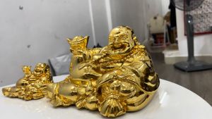 Tượng di lặc bằng đồng mạ vàng 24K để oto cực đẹp 2 cỡ:To:RxC:25x12cm bé:RxC:13x8cm