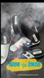 ADDA รองเท้าแตะผู้ชายลำลองพื้นพียู ใส่เดินเบาสบาย รองเท้าใส่ท่องเที่ยว หนังนิ่ม พื้นนุ่ม รองเท้าคาดหน้าแบบสวมสีน้ำตาล ราคา 71K08-M