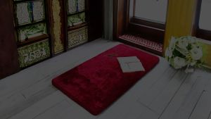 Sajadah bulu rasfur polos ukuran 115 cm x 65 cm isi busa non anti slip